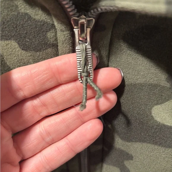 lululemon athletica camo scuba - Picture 2 of 4